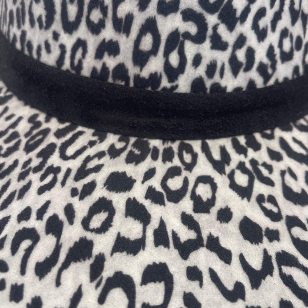 HAT animal cheetah leopard felt black white NWT - Picture 5 of 5